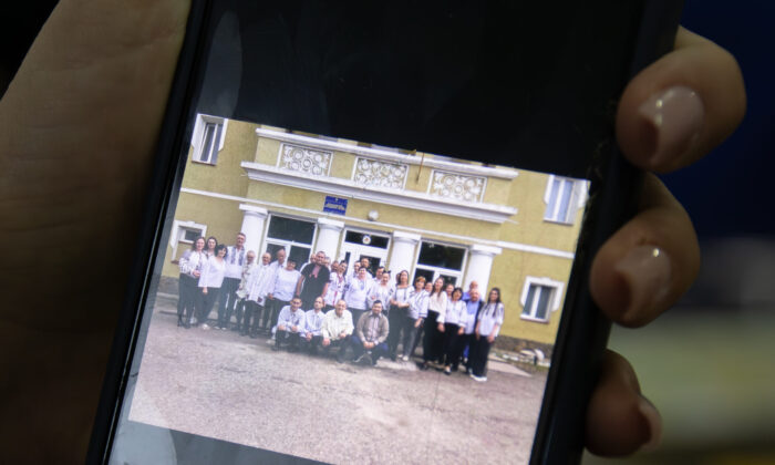 Az otthon lakói az ukrán kultúra és identitás ünnepét, a Visivánka-napot ünneplik Csernyivciben, 2025-ben. Fotó: Viktoria Novikova