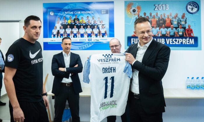 Egymilliárdért csinálnak futsalcsarnokot a veszprémi uszodából - közpénzből