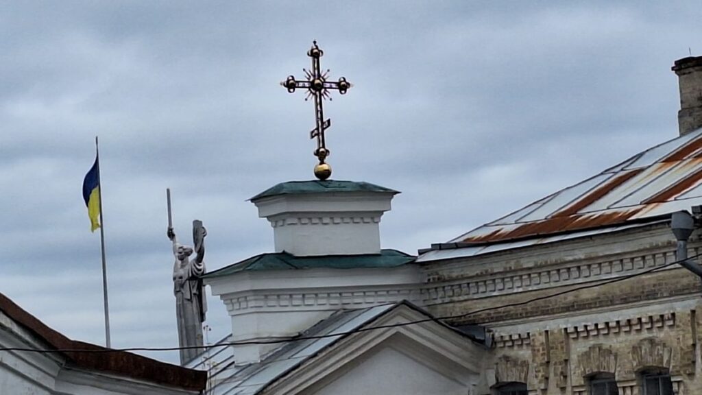 Kilátás a tetők a Pecserszka Lavrában, fotó: Makai József